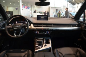 奥迪Q7 2016款 45 TFSI 尊贵型/中控方向盘